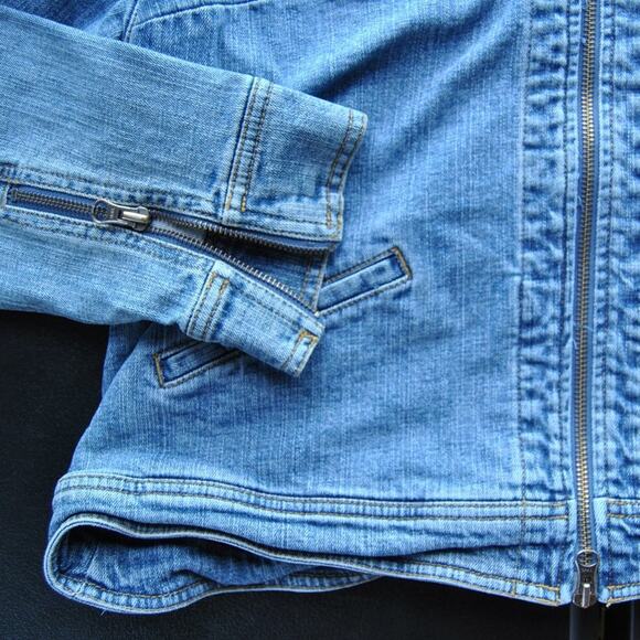 Style & Co. Large Blue Denim Jean Jacket with Zippers & Button Pockets - Picture 3 of 6